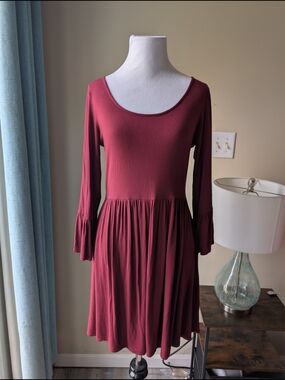 American Eagle Outfitters Wine Scoop Neck Midi Dress